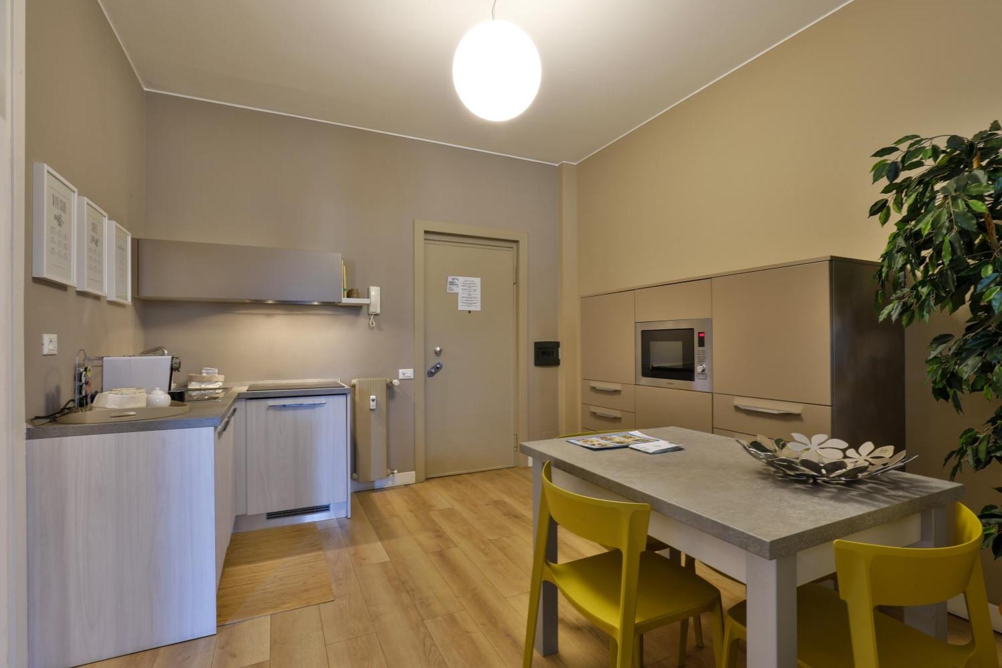 Como Lake Suites